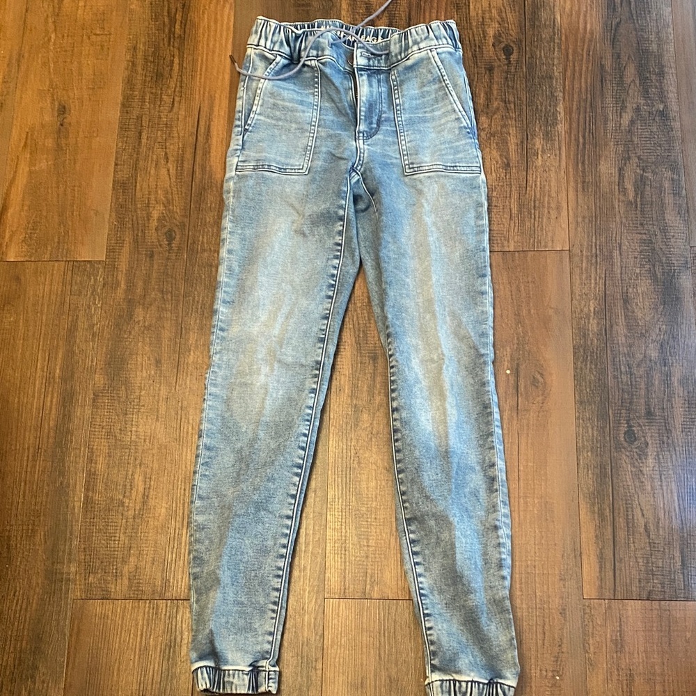 American Eagle Outfitters High Rise Blue Jeans